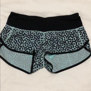 Lululemon Speed Up Short 2.5” Size 6